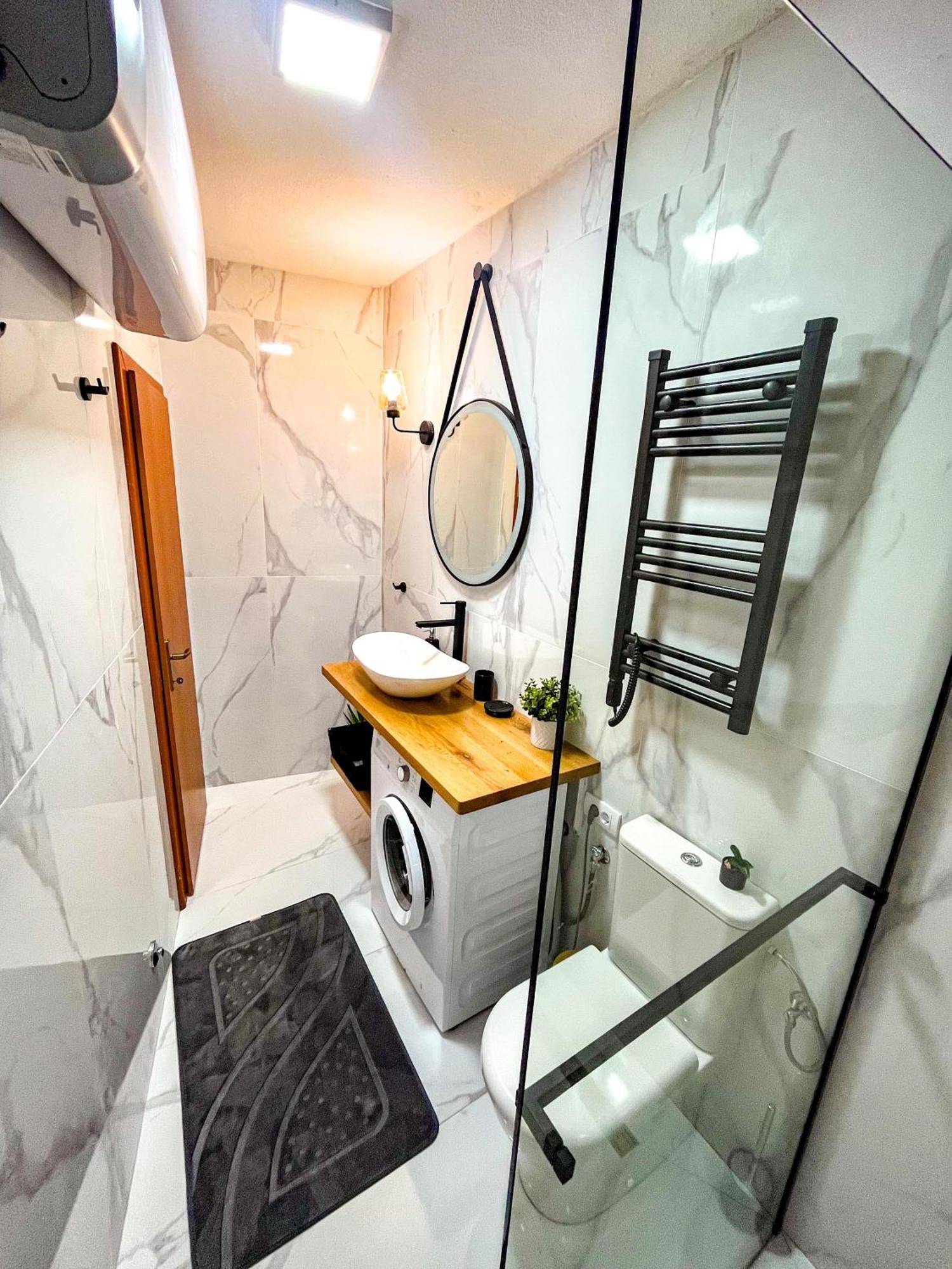 Aneta Apartments Risan Eksteriør billede